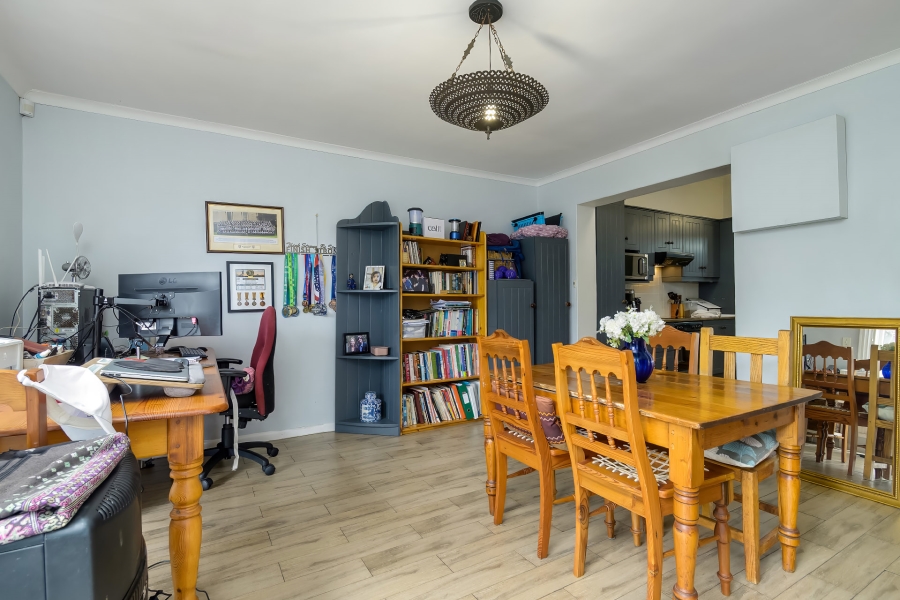 2 Bedroom Property for Sale in Claremont Western Cape